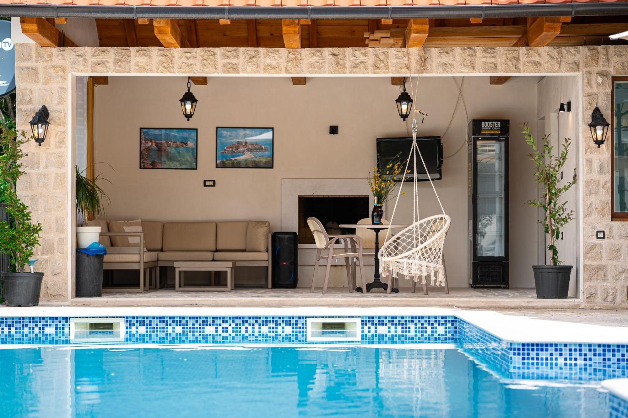Sunset & Sunrise Villas In Stanisici-Two Villas With Common Pool Budva Exterior photo